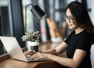 How to Build a Small Media Project Around a Clear Niche